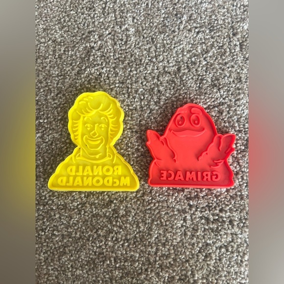 128 Vintage Cookie Cutters Red Plastic‎ HRM Crown Holidays McDonald’s Copper - Picture 3 of 16